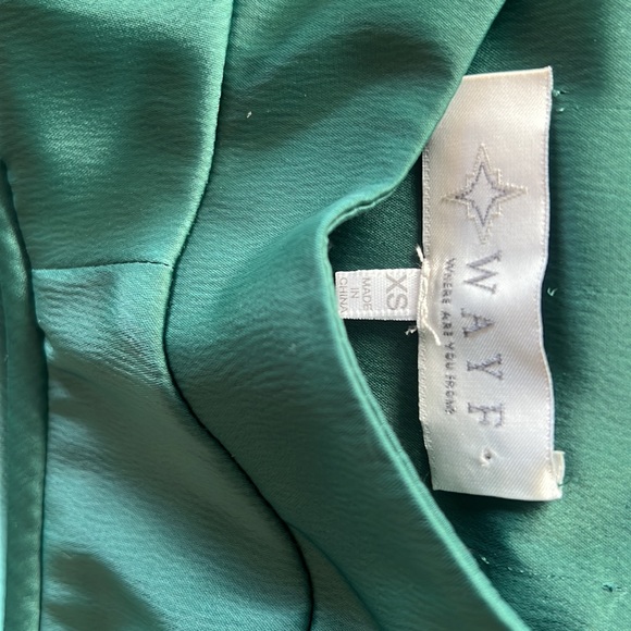 Beautiful emerald satin slip dress with tailored chest detail ✨ - Picture 11 of 11